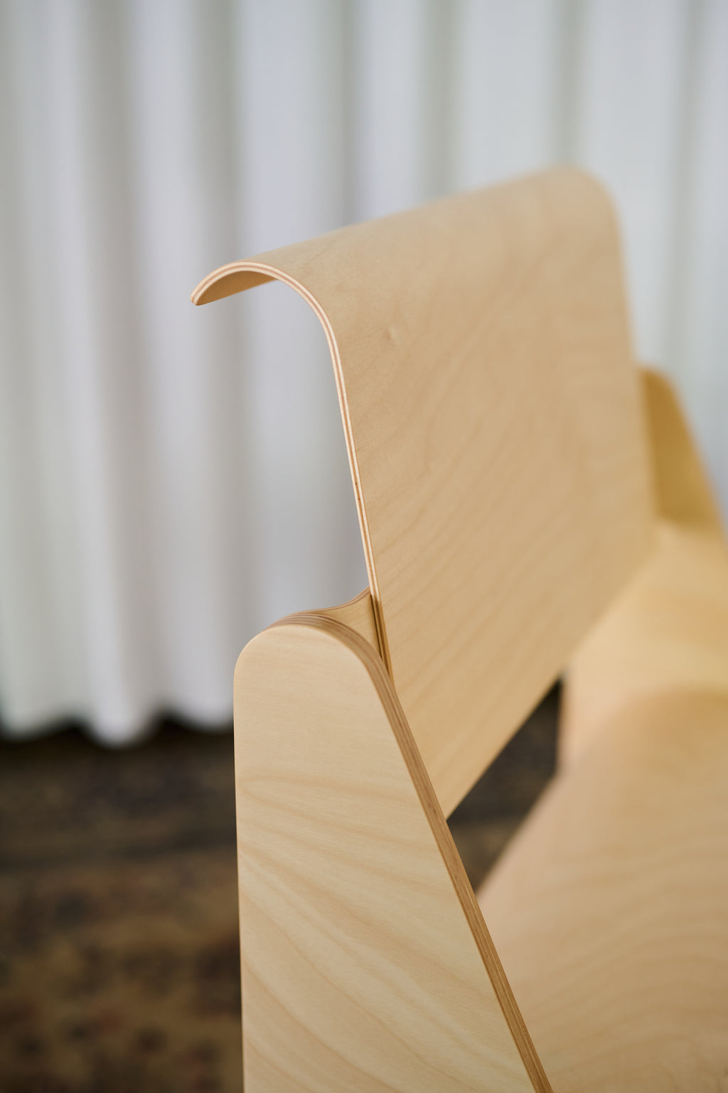 CUT_OUT_CHAIR