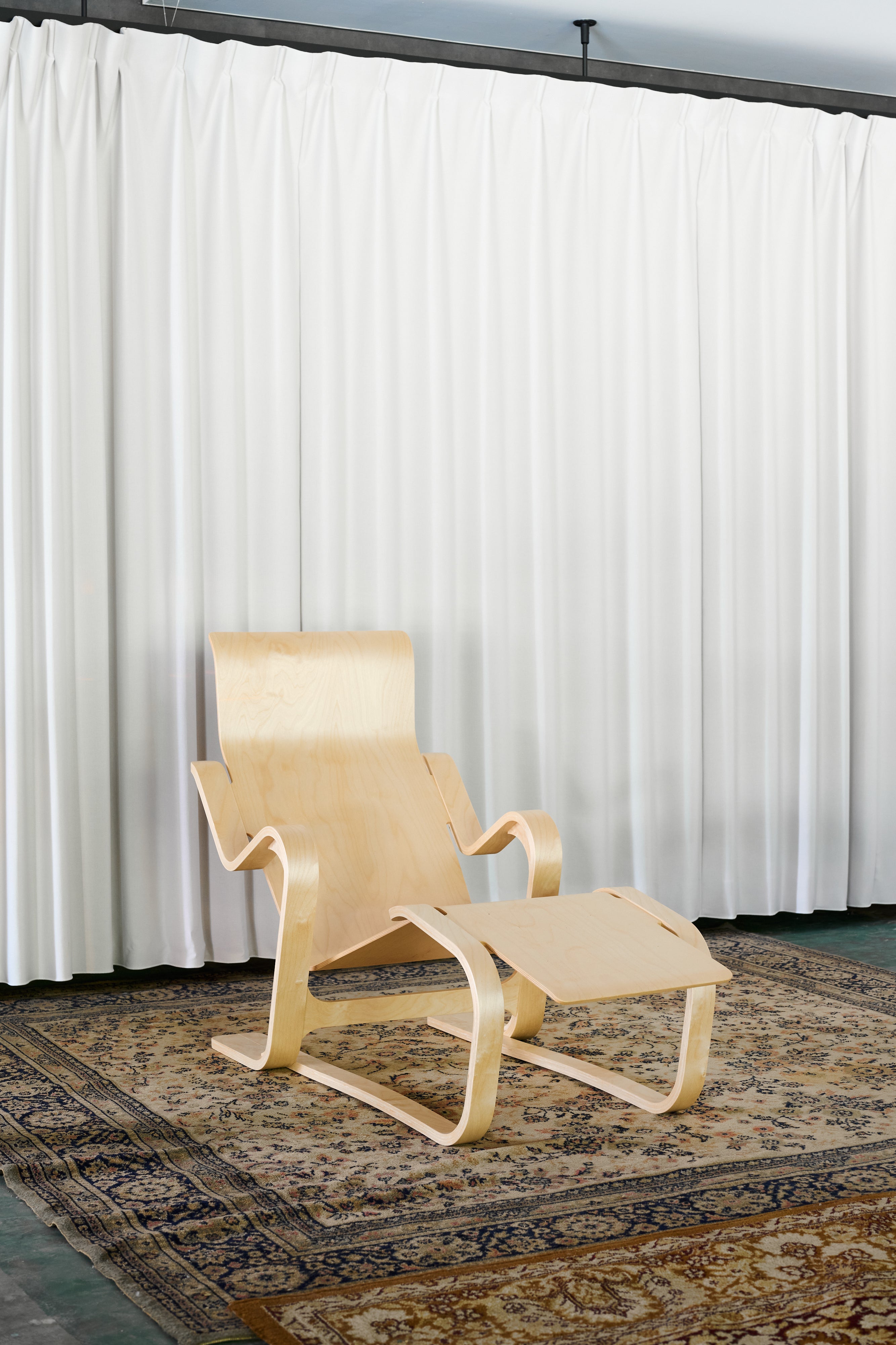 Isokon_LONG CHAIR