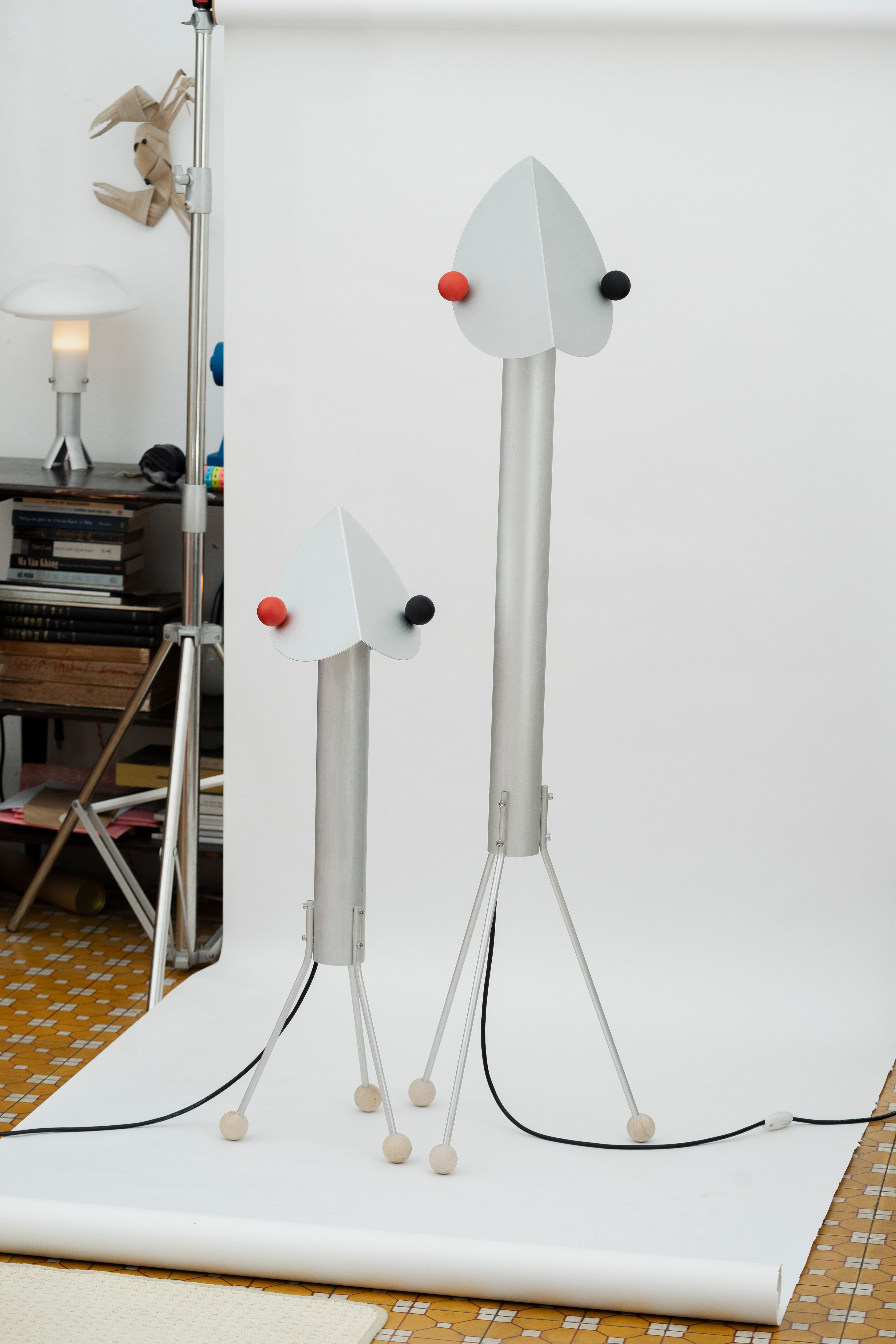 Nem_Not So Tall Lamp With Balls