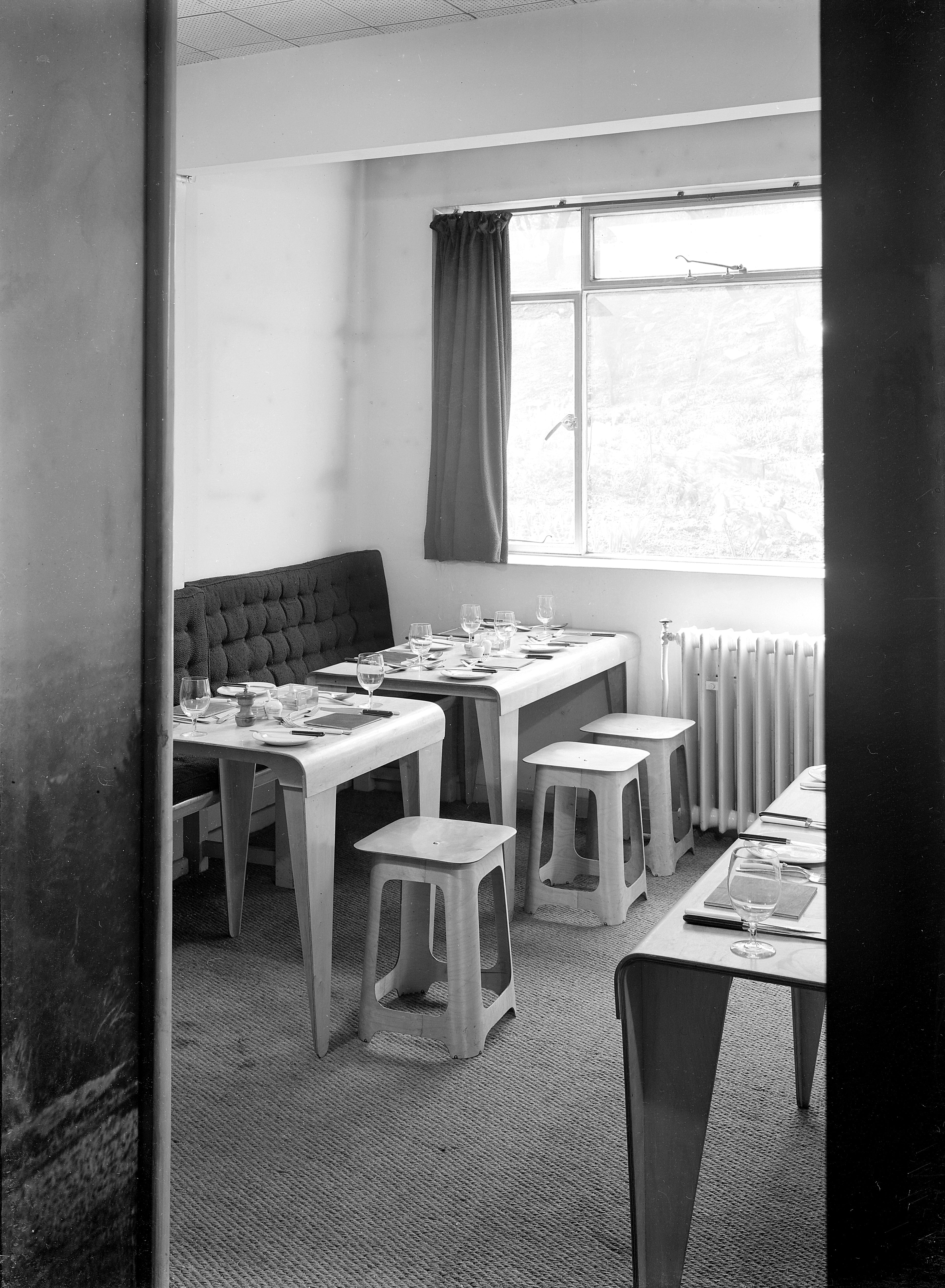 Isokon Dining Table